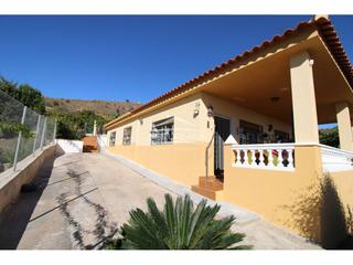 Maison à Motril  ciudad. Finca en venta con cortijo.