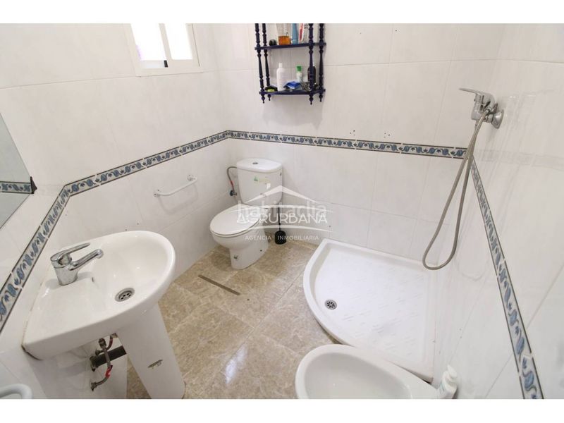 Foto c94e1e35-1b70-4279-a96e-d3cf71de3a0c. Casa  en venta en Motril ciudad Motril