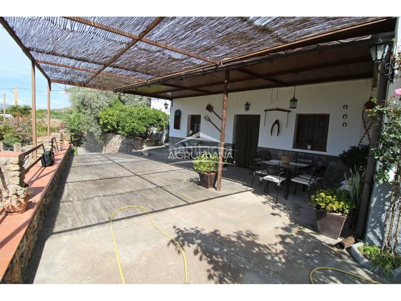 Foto f5548876-3d7a-46c4-b9ee-0a5d81ddadc9. Finca rústica a Órgiva