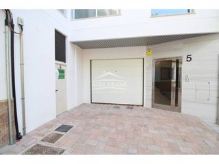 Aparcament cotxe a Plaza de garrido 5. Garaje en venta.