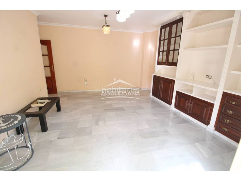 Foto 1b68d494-329c-465b-ba72-f029ac39f711. Etagenwohnung mit parking in Motril ciudad Motril