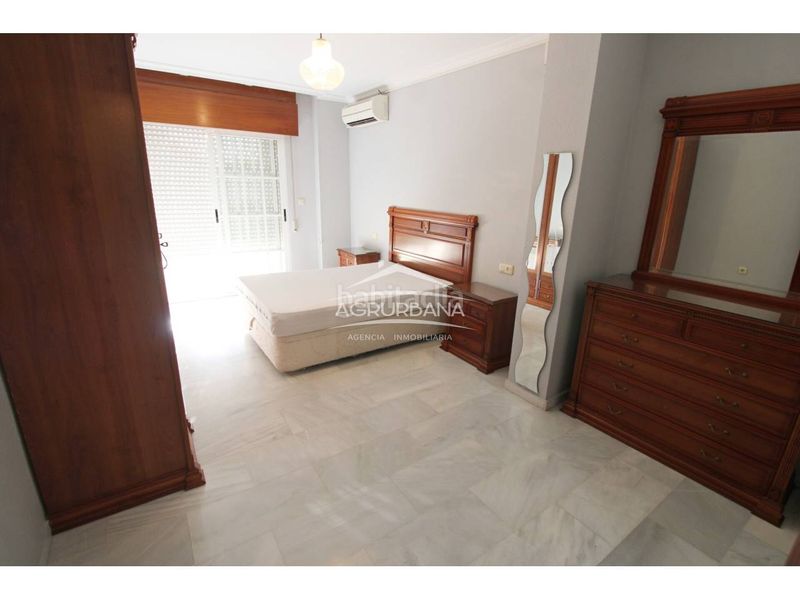 Foto 346ab757-393b-4fda-a578-f52096e724cb. Etagenwohnung mit parking in Motril ciudad Motril