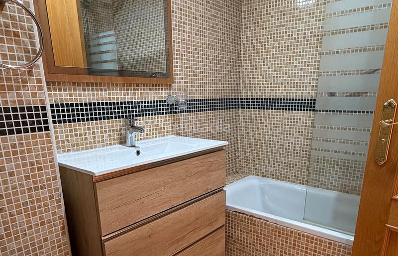 Foto ac72fec8-9377-49b2-a971-02f30d3db67a. Dúplex amb calefacció aparcament a San Carlos - San José Sevilla