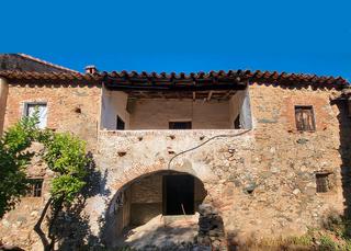 Maison jumelée  Calle cruz. Casa para rehabilitar en pleno corazón de linares de la sierra –