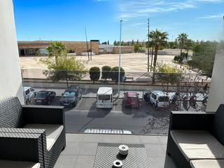 Pis  Pasaje de las almunias. Piso con vistas al hipercor