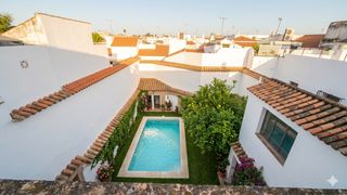 Casa a Calle capitulares 2. ??? casa señorial con piscina y patio cordobés — casco histórico