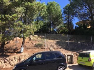 Terreno residencial en Avenida del brezo 107. Solar urbano en las jaras, avenida principal