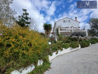 House  Trencapinyes del(c.suria). Casa o chalet independiente en venta en c trencapinyes