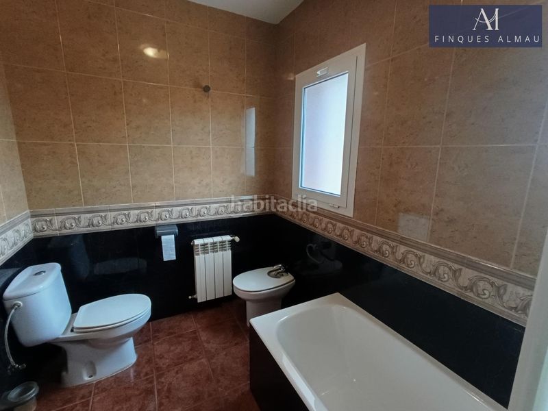 Foto 2caec0d2-cf9d-468c-9c22-3f70838957ab. Casa amb aparcament a Olivella