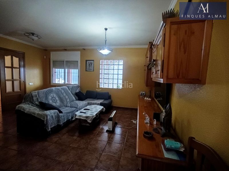 Foto 722b335a-0672-4add-8eba-c8d40aff5ebf. Casa amb aparcament a Olivella