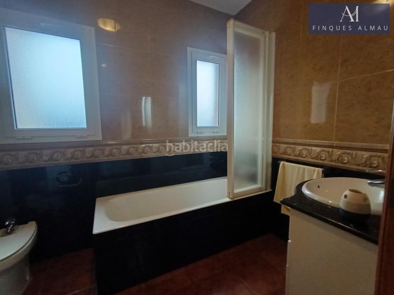 Foto c43bb86a-7511-4628-9734-db74e32e3946. Casa amb aparcament a Olivella