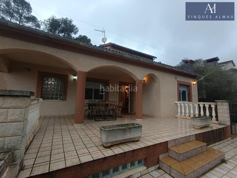 Foto f0d335eb-e225-44c1-ab1a-8c547b107515. Casa amb aparcament a Olivella