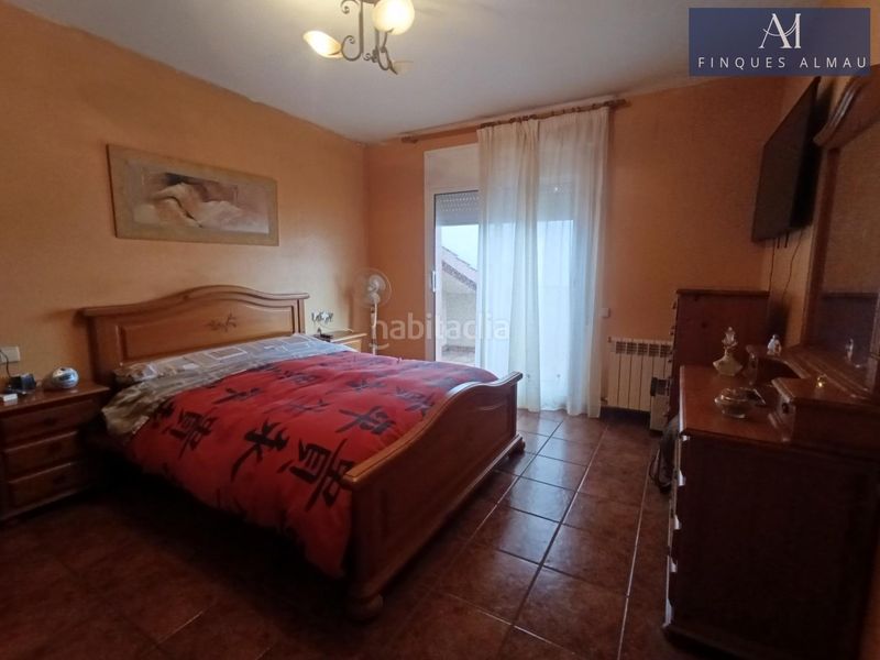 Foto f4b5f613-2f32-4f40-8b02-851bc8ae2ad4. Casa amb aparcament a Olivella