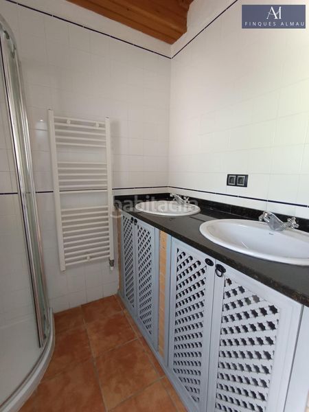 Foto 0f88780f-785b-46d7-9fbf-cdfce57c6df3. Casa amb aparcament piscina a Olivella