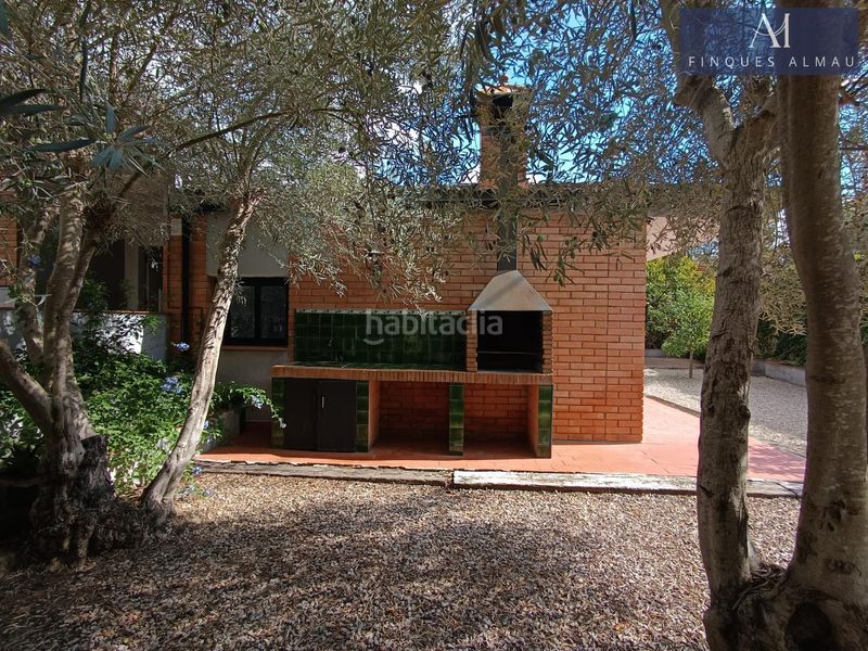 Foto 3593ae65-ac9f-4060-a8c9-4fd6961f546a. Casa amb aparcament piscina a Olivella