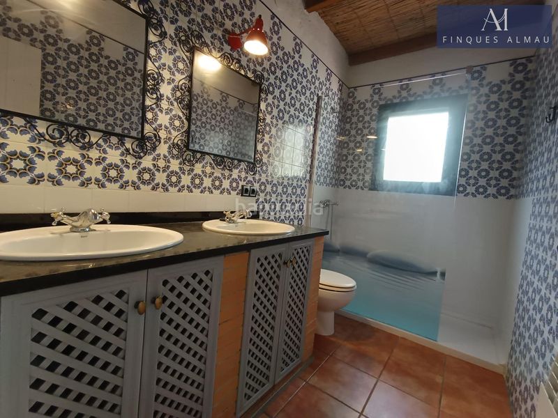 Foto 9d4495bf-2de4-4bf8-8381-ffaa3fc9a82c. Casa amb aparcament piscina a Olivella