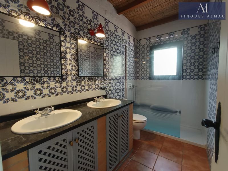 Foto f46a9e3e-6326-4e52-a6b5-a1996cbc6aea. Casa amb aparcament piscina a Olivella