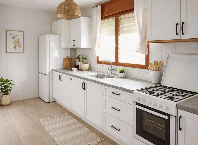 Foto 174a6bff-c827-4ece-8b17-1c3c95eb8030. Casa adossada amb aparcament a costa Cunit - els jardins - els rosers Cunit