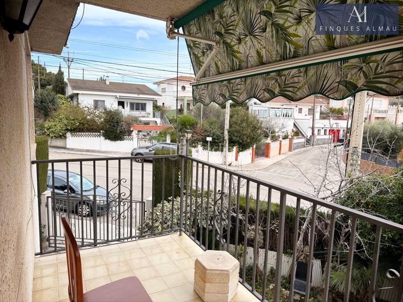 Foto 1a9c6188-0847-480c-9280-d73e6de3dfc7. Casa adossada amb aparcament a costa Cunit - els jardins - els rosers Cunit