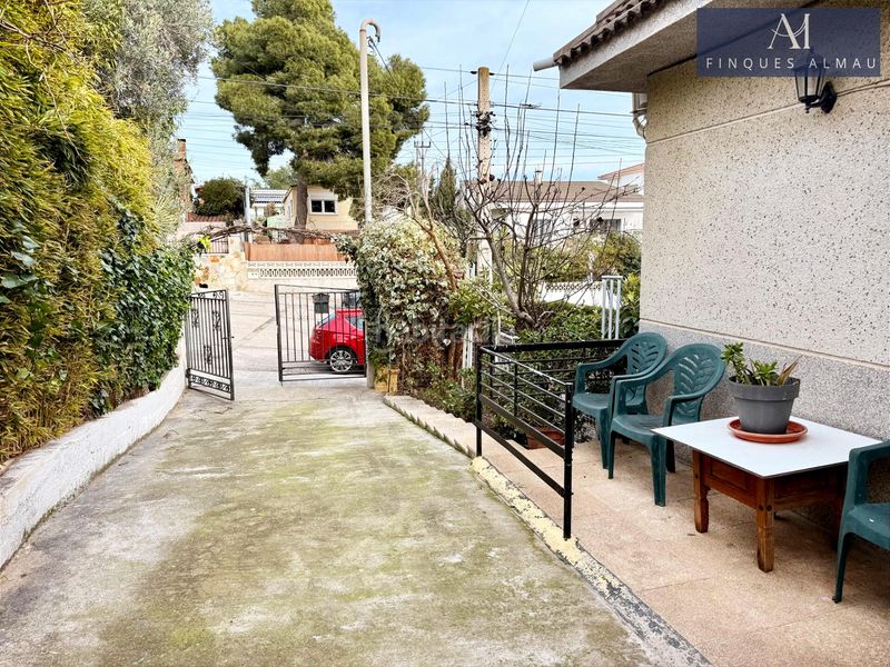 Foto 5b1edabc-c082-40af-8ec9-168ea852a829. Casa adossada amb aparcament a costa Cunit - els jardins - els rosers Cunit