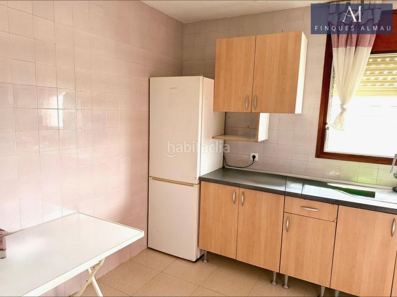 Foto 8f9d4bc6-84f4-457b-8c0a-706c9744786e. Casa adossada amb aparcament a costa Cunit - els jardins - els rosers Cunit