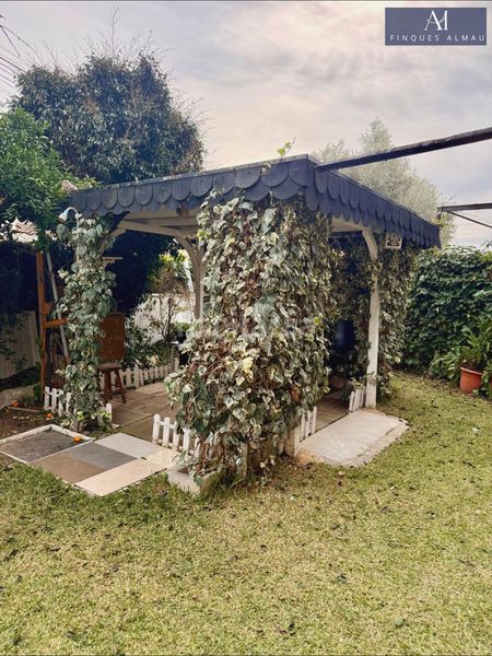 Foto b8120379-55d3-4411-a108-d4a09d5d5d43. Casa adossada amb aparcament a costa Cunit - els jardins - els rosers Cunit