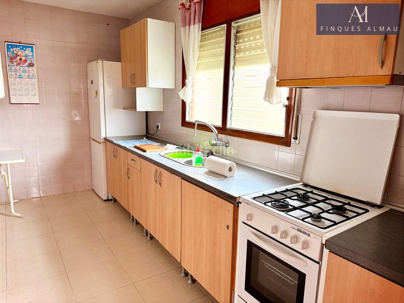 Foto d2c44178-2962-4784-905c-9d71dcbcc192. Casa adossada amb aparcament a costa Cunit - els jardins - els rosers Cunit