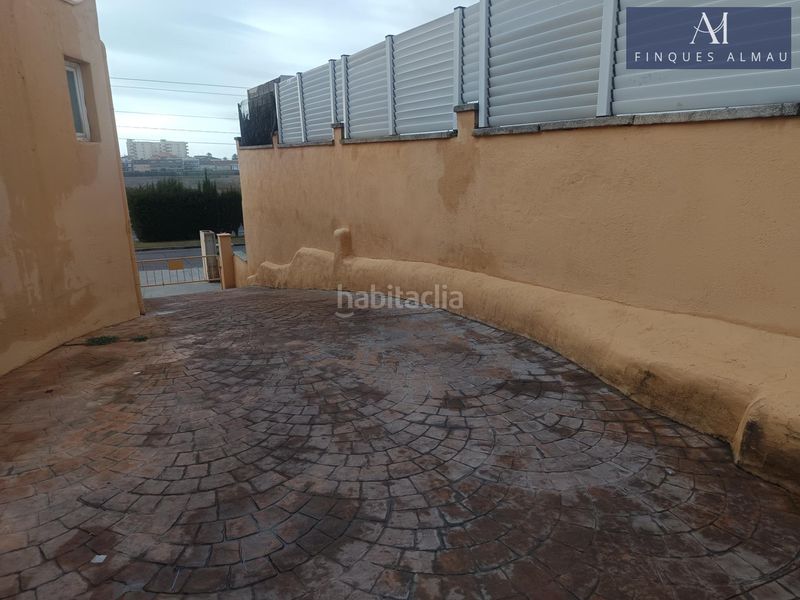 Foto c4f5dcd7-6b57-4f6d-86b6-7a3386e81c53. Rent business premise in Cunit residencial Cunit