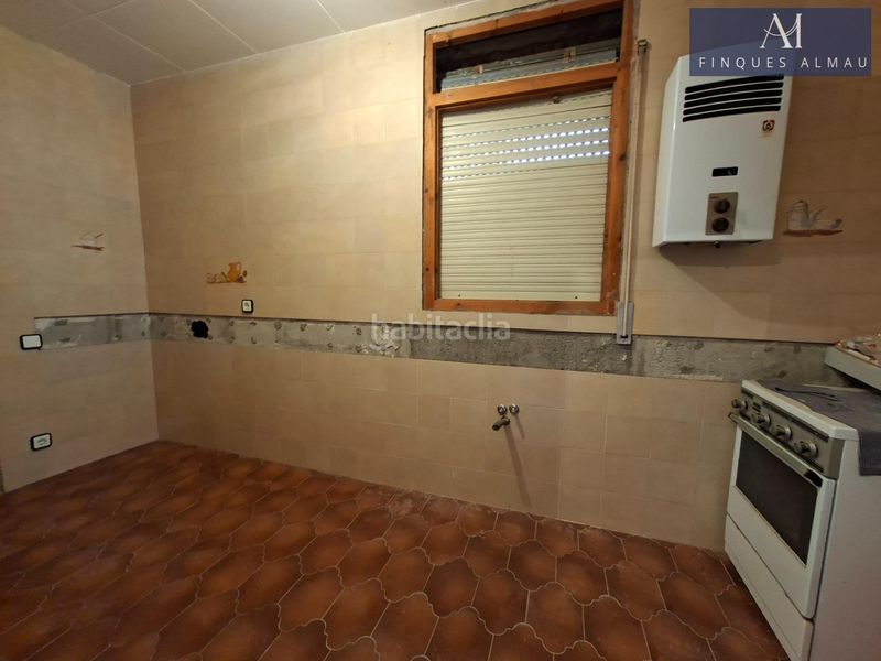 Foto a397f72a-3ee8-4ccd-af97-ae084e9a0730. Casa aparellada amb aparcament a Olivella