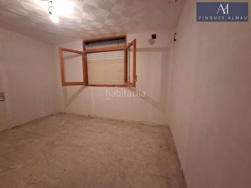 Foto ce5c463e-3ade-45c4-9a03-ca714096ffd1. Casa aparellada amb aparcament a Olivella