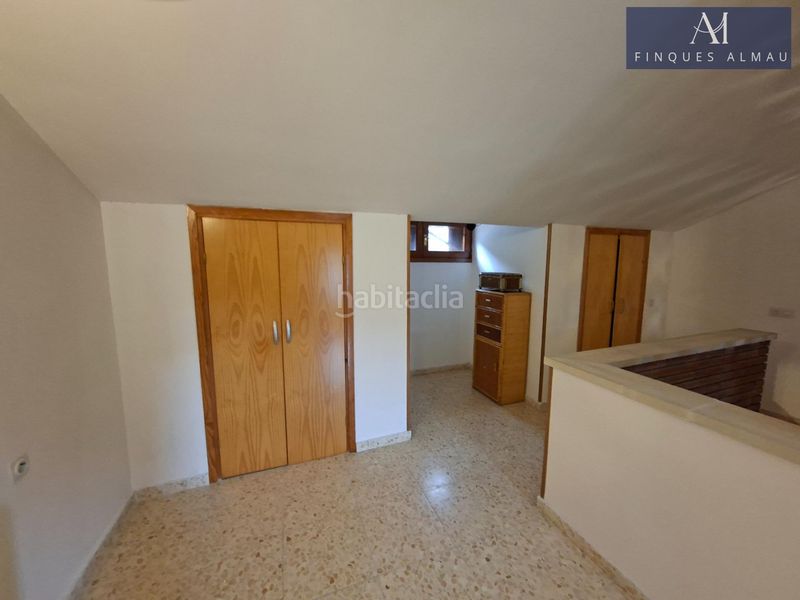 Foto ff683f76-1697-4914-bfd8-4f9fc474e29e. Casa aparellada amb aparcament a Olivella