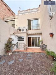 Haus in Centre. Casa en venta en calle roselles. hospitalet
