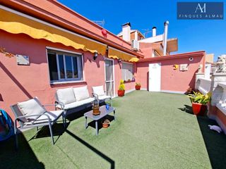 Maison jumelée à Rafael de casanova 28. Casa o chalet independiente en venta en olèrdola
