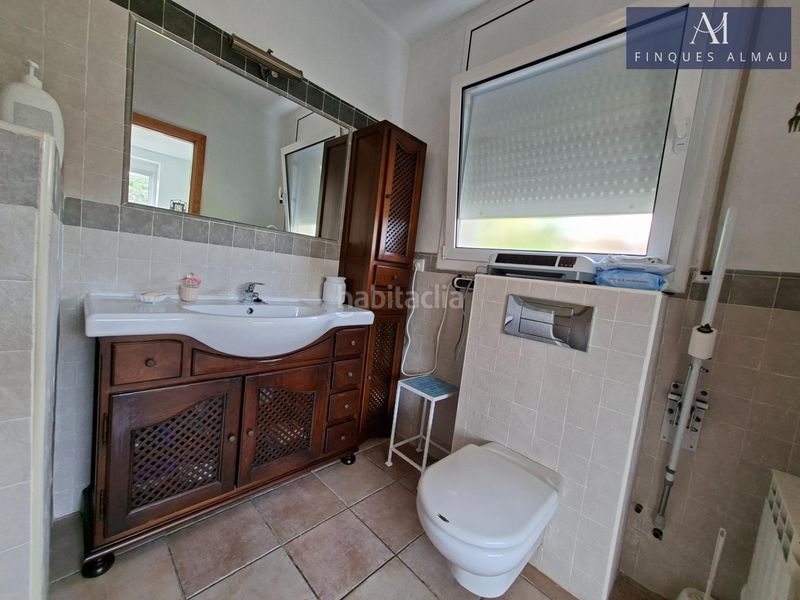 Foto dba24415-6b3c-48d0-9119-987320aa15dd. Casa amb calefacció aparcament a Olivella