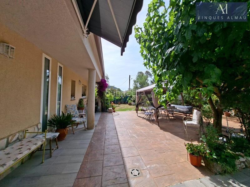 Foto f428037d-3892-477f-9f2b-617c328d4a7a. Casa amb calefacció aparcament a Olivella