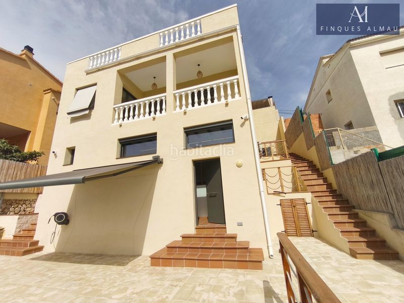 Foto bfa590c2-8209-46b9-b25b-07f8d5c0ccd1. Casa amb calefacció aparcament piscina a Brises de calafell Segur de Calafell