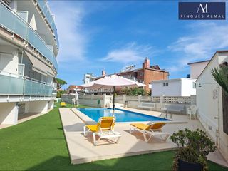 Appartamento in La Pineda. Piso en venta en castelldefels en la pineda