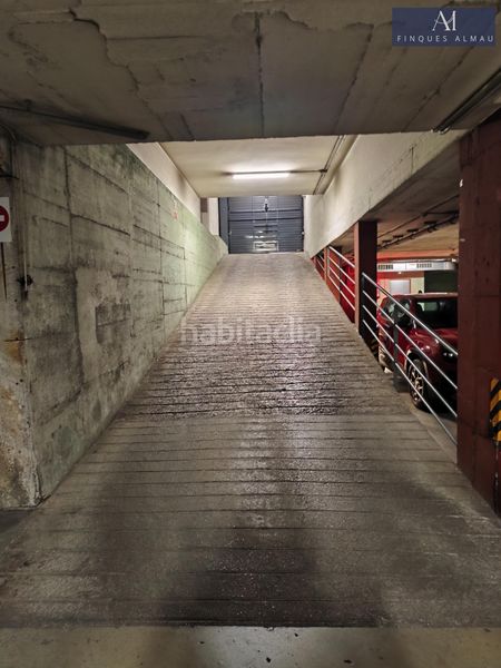 Foto b9368bd7-106d-4312-b759-48547d3b4c50. Aparcament cotxe a Centrevila Vilanova i la Geltrú