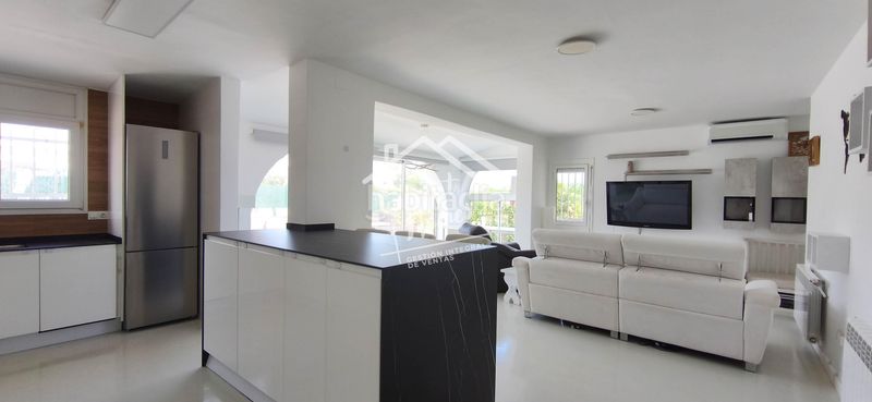 Foto 1e53de6e-50da-4b3a-859c-3cd91198df54. Casa amb calefacció aparcament piscina a Les Tres Cales Ametlla de Mar (L´)