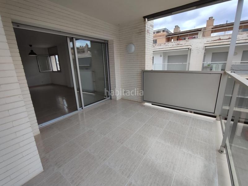 Foto c8b58881-290f-44a7-b947-7d2a4812e922. Piso  en complejo residencial frente al mar en Cubelles