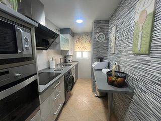 Appartement en Nuevo Parque - Los Rosales - Tr�fico Pesado. Tu piso ideal completamente exterior y reformado!!!