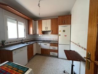 Casa adossada a San Bartolomé de la Torre. Casa adosada en san bartolomé de la torre  lista para vivir!