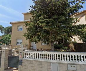 Maison à Llinars del Vallès. Atenció inversors - casa ocupada a llinars del vallès