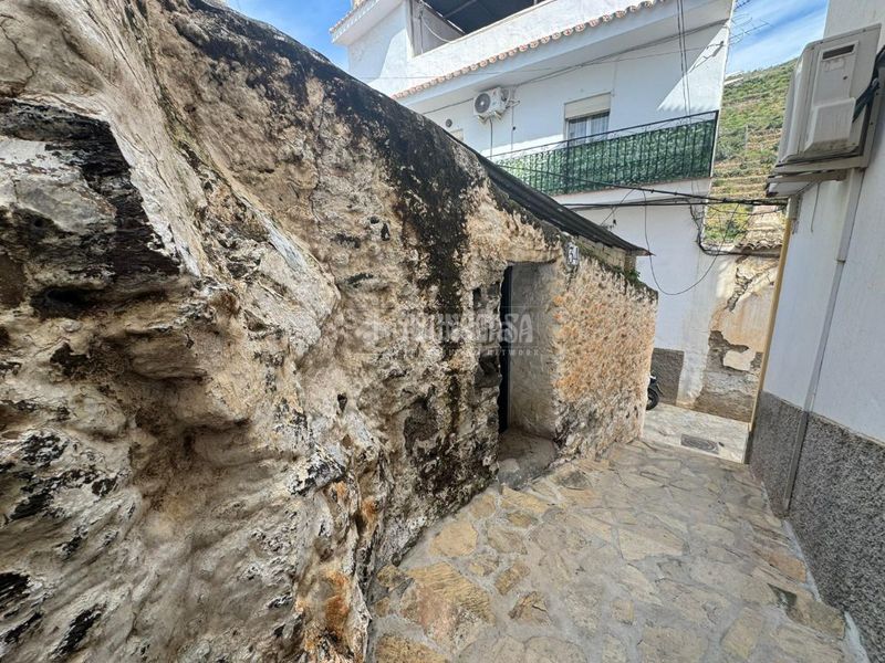 Foto d3dc4b9a-7706-4776-a7c1-e1a1bbb50719. Casa aparellada a Algarrobo pueblo Algarrobo