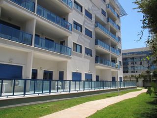 Apartament a Glorieta reino unido 6. Apartamento turístico, 2 habit.2 baños, garaje trastero,