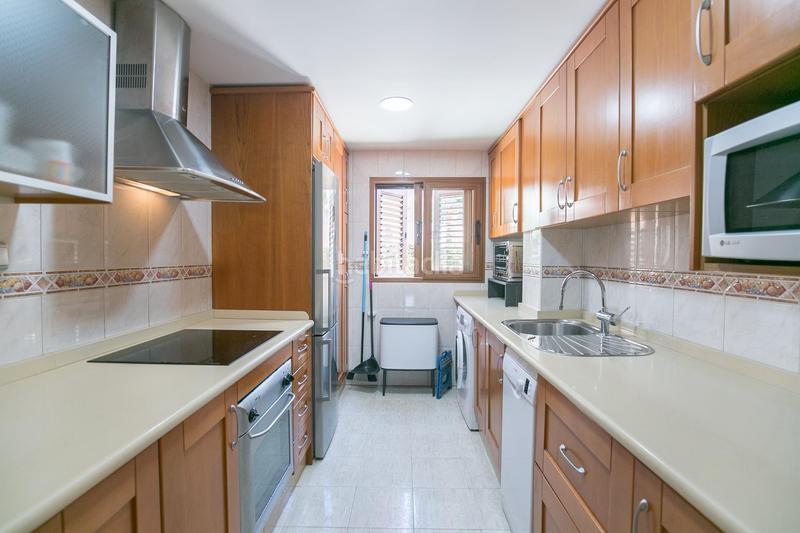 Foto 79afafa9-4644-45be-8ef9-ca21f648c452. Location appartement avec parking piscine dans calas Santa Pola este Santa Pola