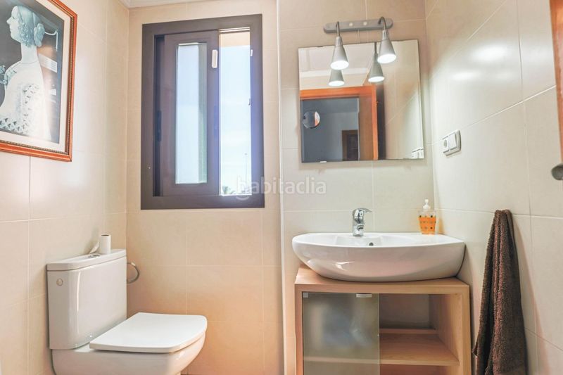 Foto 259f7e6d-a108-4654-b36d-86e59fe09e6a. Apartament amb calefacció piscina a Los Arenales del Sol Elche / Elx