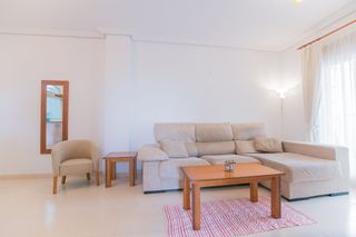 Affitto Piccolo appartamento  Calle gran via. En zona nueva, alquiler de larga estancia en arenales del sol