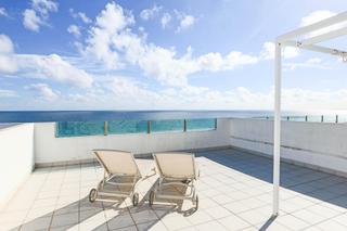 Àtic  Avenida san bartolome de tirajana 52. Atico con solarium de 50m2, frente a la playa.