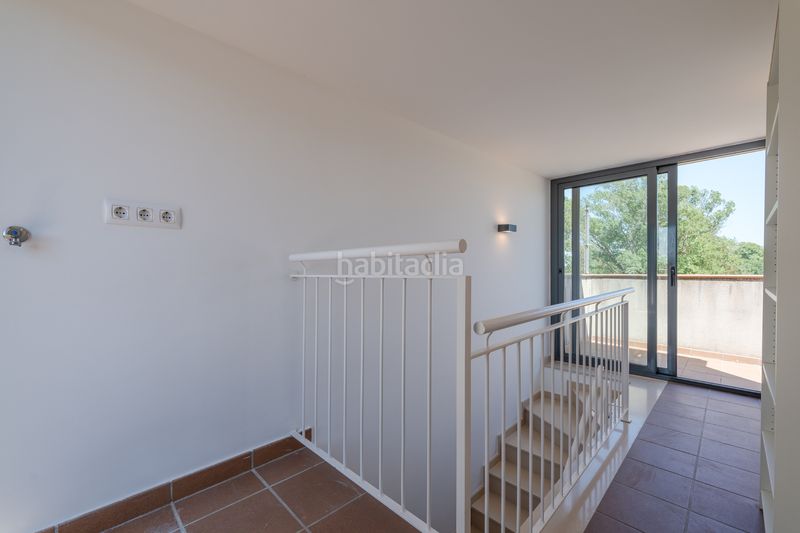 Foto 0a5db098-2316-4de5-ba62-ea289831331e. Casa adossada amb calefacció aparcament a Centre Vidreres